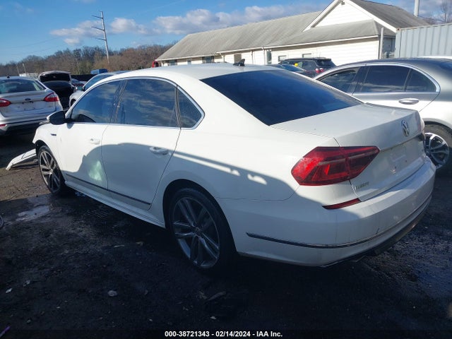 1VWDT7A39HC052132 Volkswagen Passat 1.8t R-line