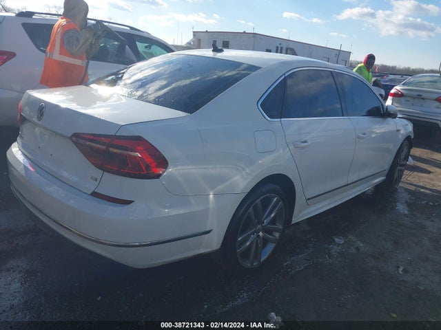1VWDT7A39HC052132 Volkswagen Passat 1.8t R-line