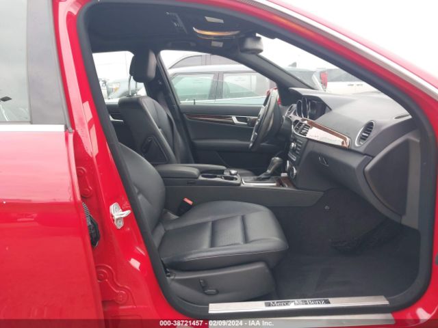 WDDGF4HB3EA947163 Mercedes-Benz C 250 Luxury/sport