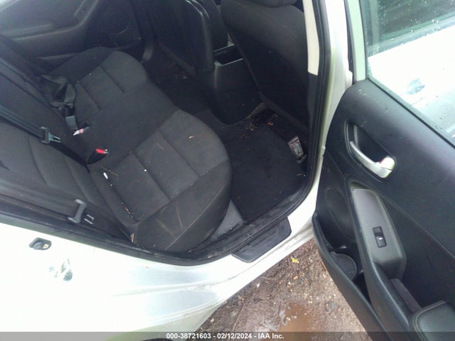 KIA FORTE LX 2017 3KPFK4A76HE121013 Image 8