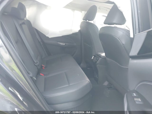 2T2AKCEZ5NC006604 Lexus NX 350H