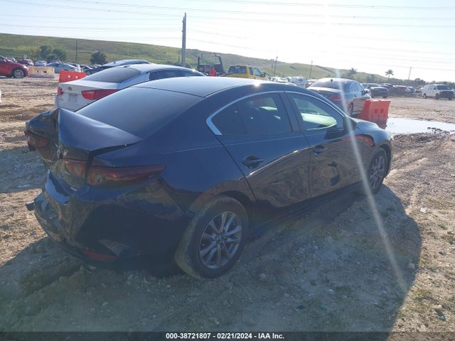 JM1BPAAL1M1325484 Mazda Mazda3 2.5 S