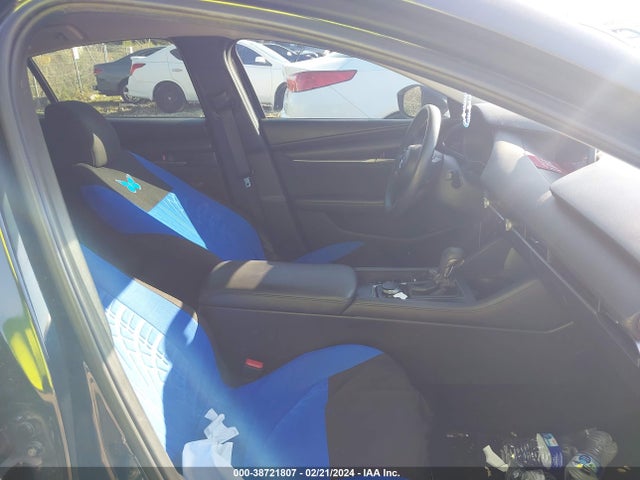 JM1BPAAL1M1325484 Mazda Mazda3 2.5 S