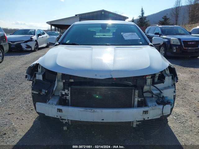Chevrolet IMPALA 1LT 2018 2G1105S38J9165951 Image 13