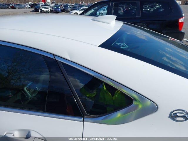 Chevrolet IMPALA 1LT 2018 2G1105S38J9165951 Image 12