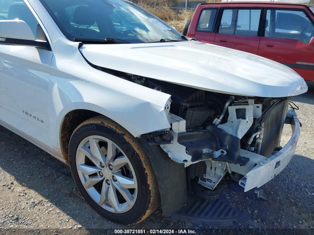 Chevrolet IMPALA 1LT 2018 2G1105S38J9165951 Image 18
