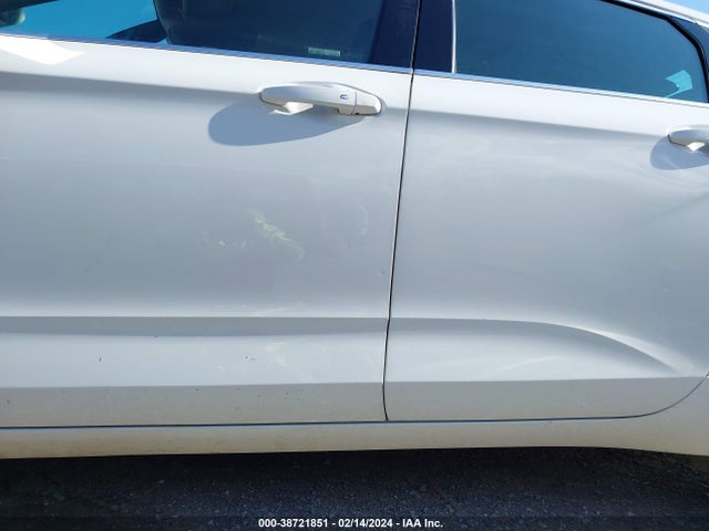 Chevrolet IMPALA 1LT 2018 2G1105S38J9165951 Image 21