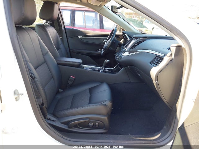 Chevrolet IMPALA 1LT 2018 2G1105S38J9165951 Image 5