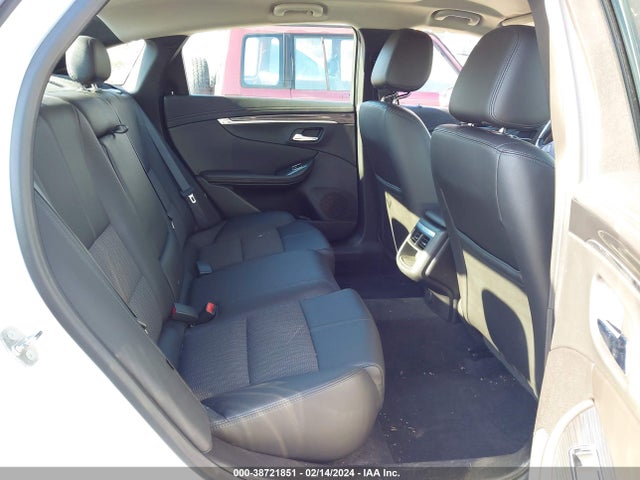 Chevrolet IMPALA 1LT 2018 2G1105S38J9165951 Image 8