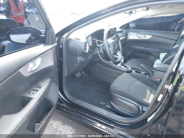 3KPF24AD5PE653518 KIA Forte Lxs