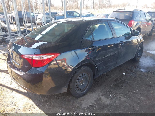 Toyota COROLLA LE 2018 2T1BURHE8JC985592 Image 4