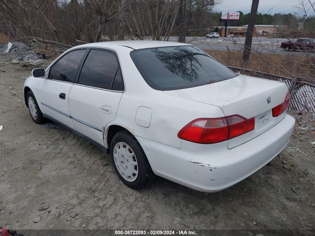 2000 HONDA ACCORD 2.3 LX VIN: JHMCG6658YC024537