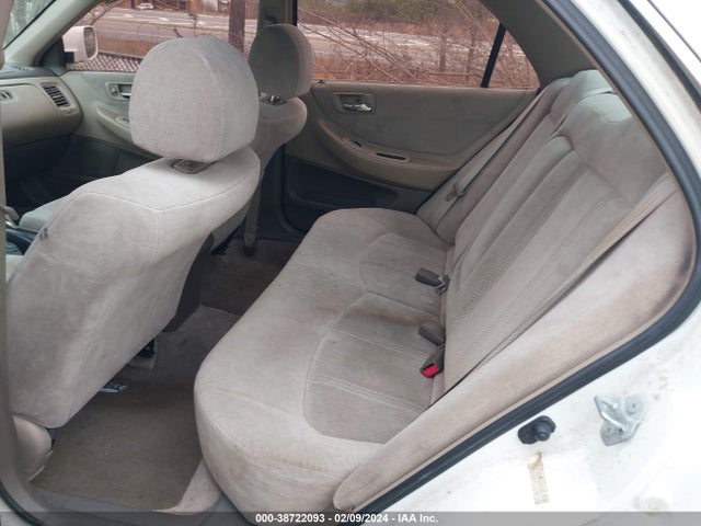 2000 HONDA ACCORD 2.3 LX VIN: JHMCG6658YC024537