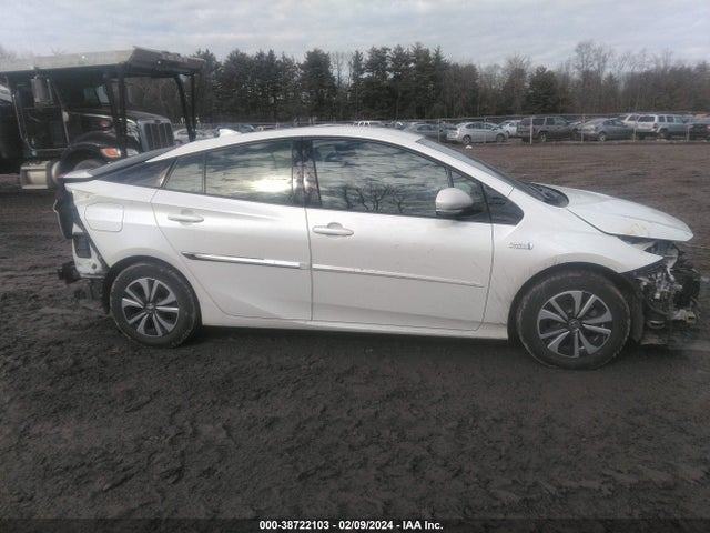 Toyota Prius Prime Plus 2017 JTDKARFP6H3023680 Image 13