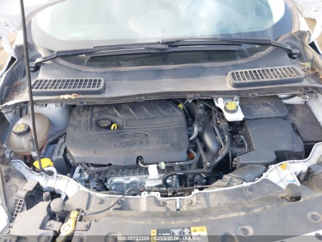 1FMCU9GD7JUB17353 Ford ESCAPE SE