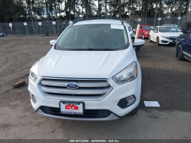 1FMCU9GD7JUB17353 Ford ESCAPE SE