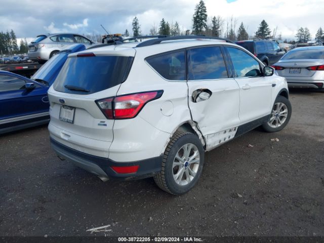1FMCU9GD7JUB17353 Ford ESCAPE SE