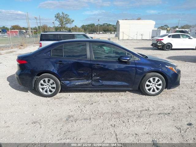 Toyota COROLLA LE 2022 5YFEPMAE1NP373967 Image 13