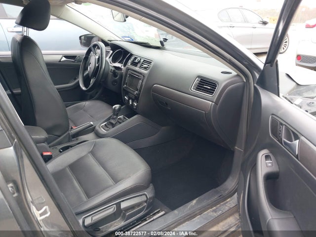 3VWLA7AJ8FM285043 Volkswagen Jetta 2.0l Tdi Se