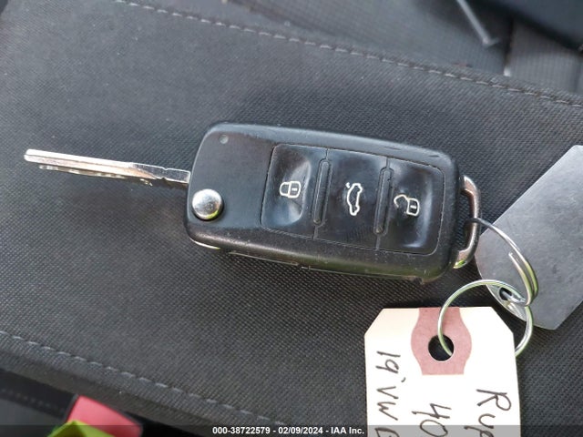 3VWFD7AT2KM709283 Volkswagen Beetle 2.0t Final Edition Se/2.0t Final Edition Sel/2.0t S