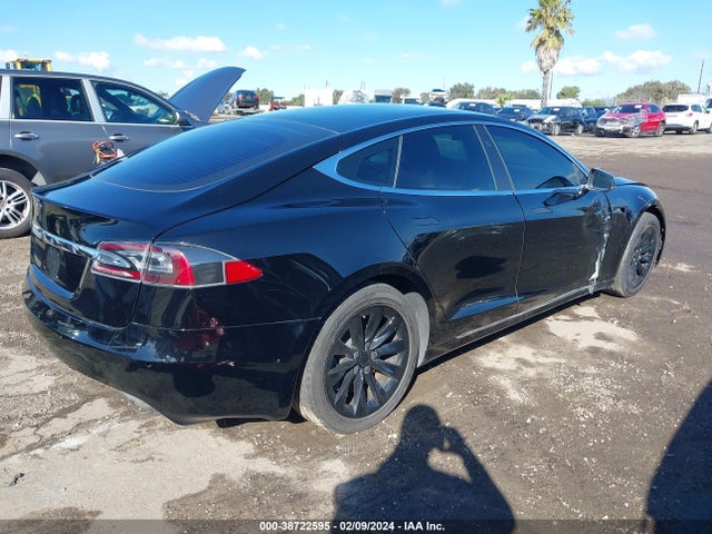 Tesla Model S 60/75 2017 5YJSA1E11HF189770 Image 4