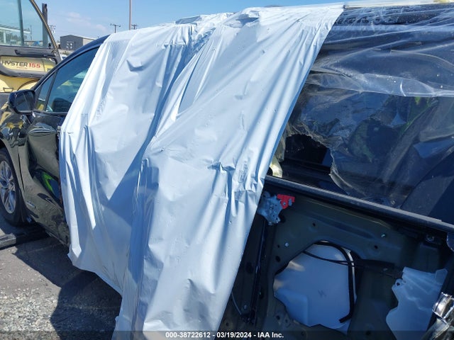 2021 TOYOTA SIENNA XLE VIN: 5TDJRKEC8MS013350