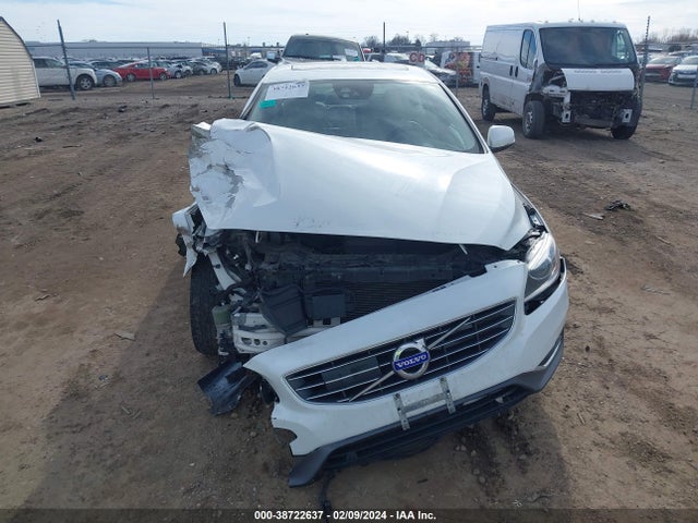 LYV612TM6GB104216 Volvo S60 Inscription T5 Platinum