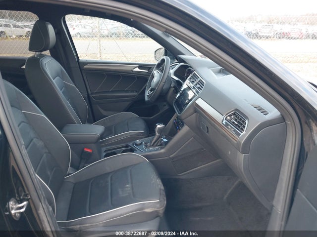 3VV4B7AX9NM087841 Volkswagen Tiguan 2.0t Sel R-line