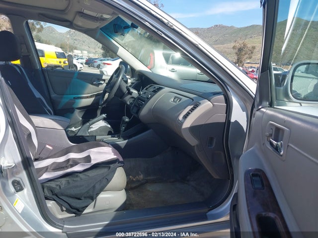 2002 HONDA ACCORD 3.0 EX VIN: 1HGCG16552A011513