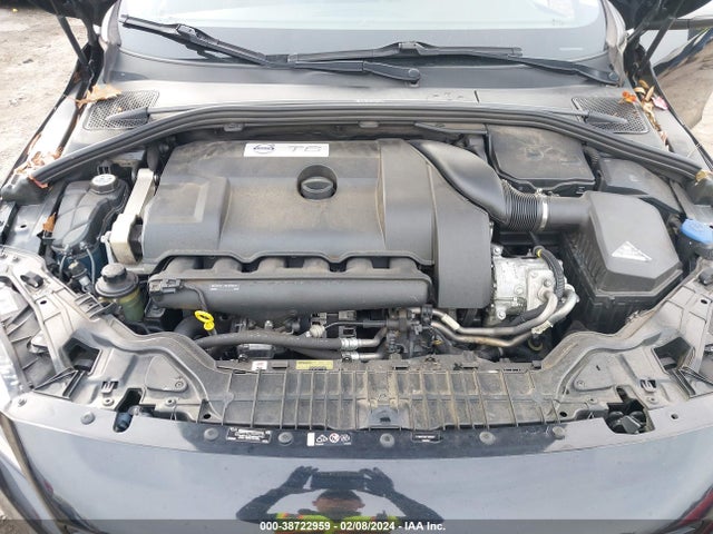YV1902TSXF1335327 Volvo S60 T6 R-design Platinum