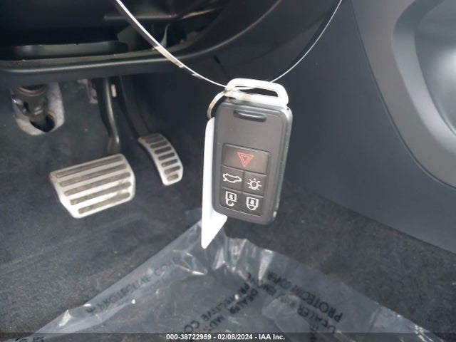 YV1902TSXF1335327 Volvo S60 T6 R-design Platinum