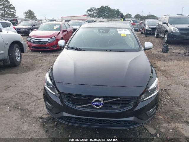 YV1902TSXF1335327 Volvo S60 T6 R-design Platinum
