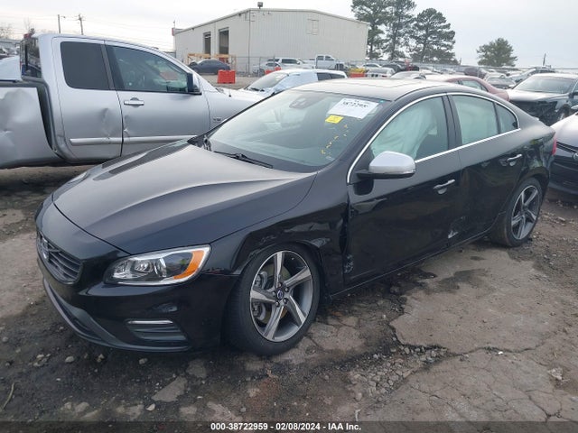 YV1902TSXF1335327 Volvo S60 T6 R-design Platinum