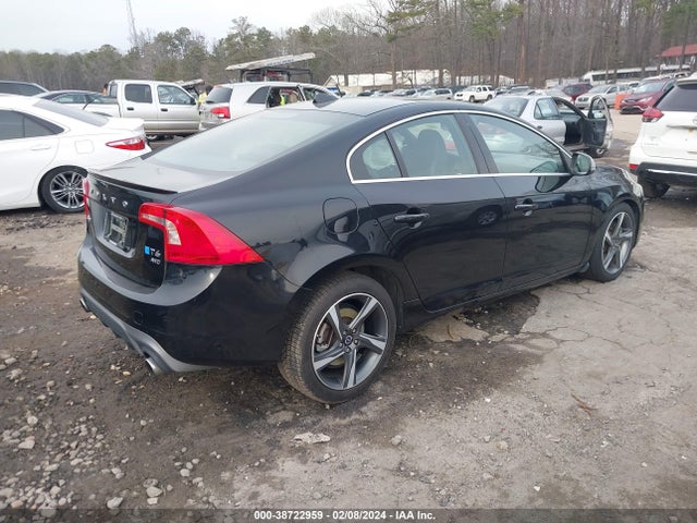 YV1902TSXF1335327 Volvo S60 T6 R-design Platinum