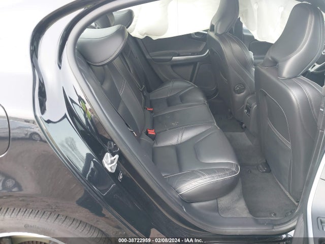 YV1902TSXF1335327 Volvo S60 T6 R-design Platinum