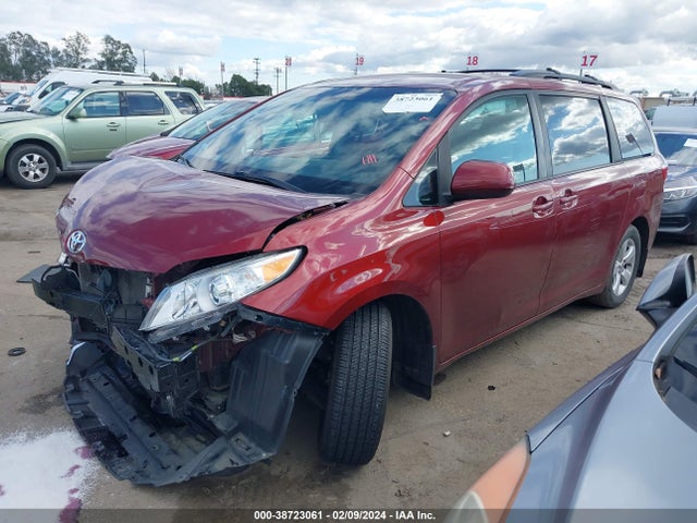 Toyota Sienna Le 8 Passenger 2017 5TDKZ3DC5HS877385 Image 2