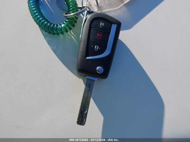 Toyota C-HR LE 2021 JTNKHMBX9M1122502 Image 11