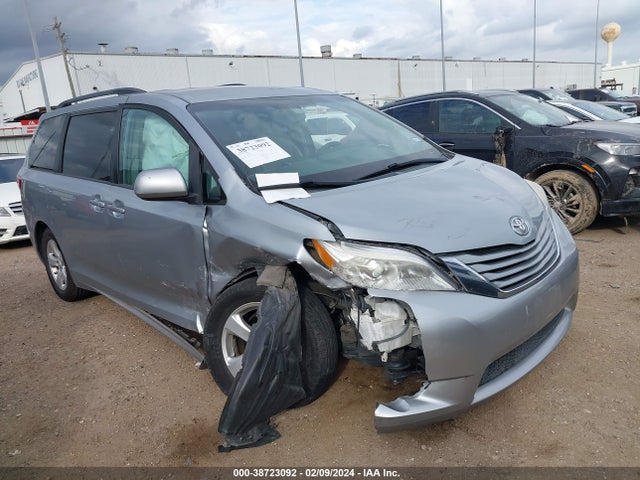 Toyota Sienna Le 8 Passenger 2015 5TDKK3DC2FS613462 zdjęcie główne