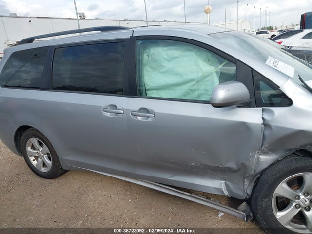 Toyota Sienna Le 8 Passenger 2015 5TDKK3DC2FS613462 Image 12