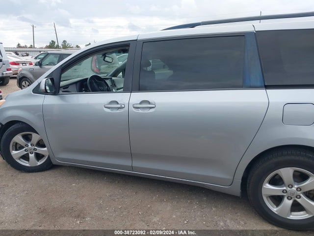 Toyota Sienna Le 8 Passenger 2015 5TDKK3DC2FS613462 Image 13