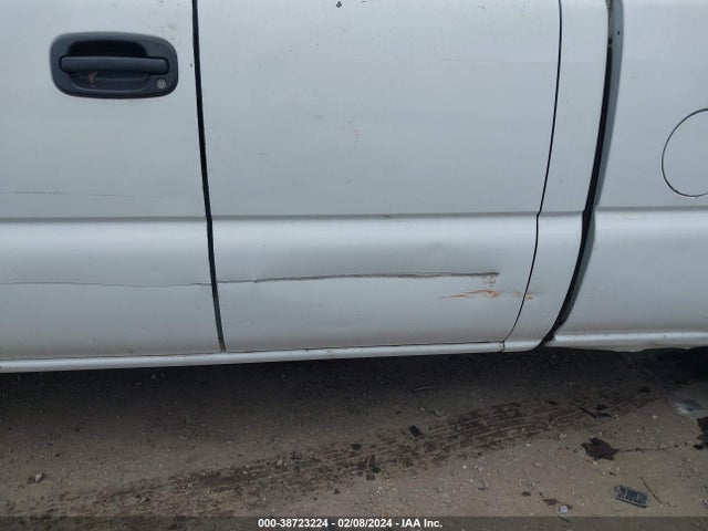 2003 CHEVROLET SILVERADO 1500 WORK TRUCK VIN: 2GCEC19X231272111