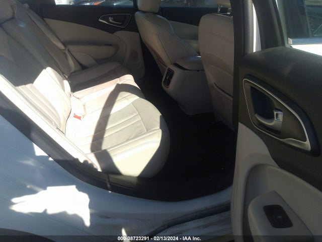 Chrysler 200 Limited Platinum 2016 1C3CCCAB1GN178877 Image 8
