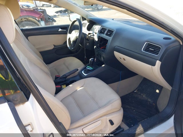 3VWD17AJ8EM420931 Volkswagen Jetta 1.8t Se