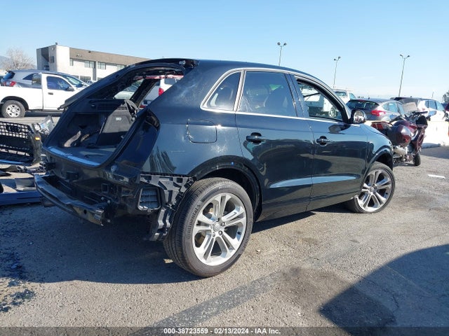 WA1GCCFS1HR000929 Audi Q3 2.0t Premium