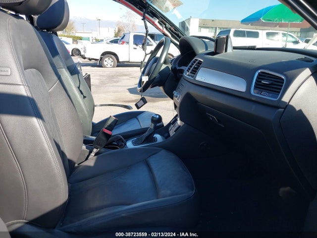 WA1GCCFS1HR000929 Audi Q3 2.0t Premium