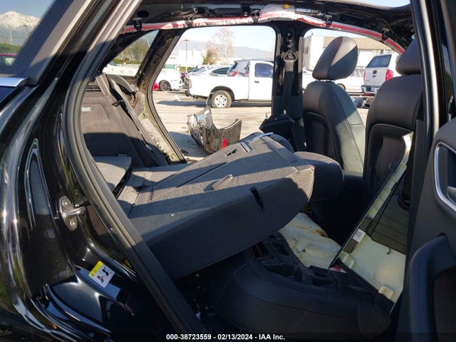 WA1GCCFS1HR000929 Audi Q3 2.0t Premium