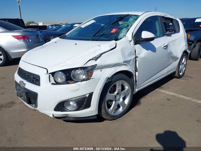Chevrolet Sonic Ltz Auto 2016 1G1JE6SB3G4144547 Image 2