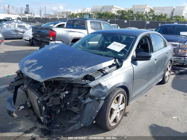 3VW2K7AJ5EM228306 Volkswagen Jetta 2.0l S
