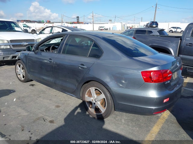 3VW2K7AJ5EM228306 Volkswagen Jetta 2.0l S