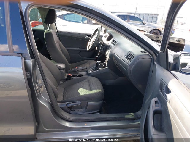 3VW2K7AJ5EM228306 Volkswagen Jetta 2.0l S